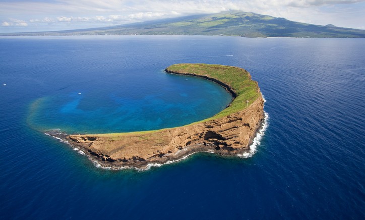 Molokini Crater: Discover A Vibrant Undersea World Hidden In A Sunken Volcano