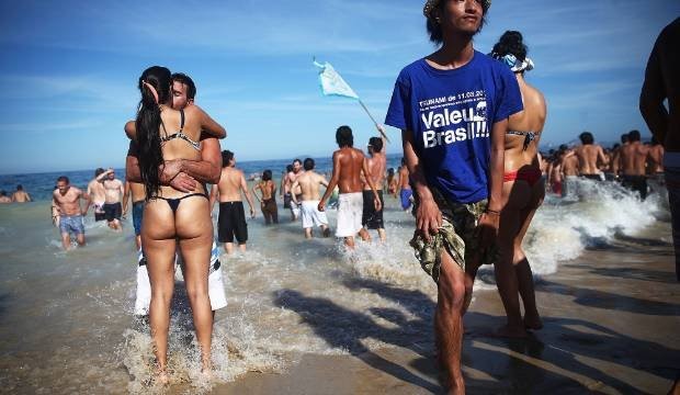 How not to be a jerk at the beach this summer