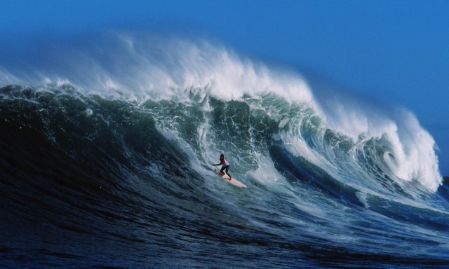 ‘It blew our minds’: the surfers who braved sharks to ride Africa’s mightiest wave