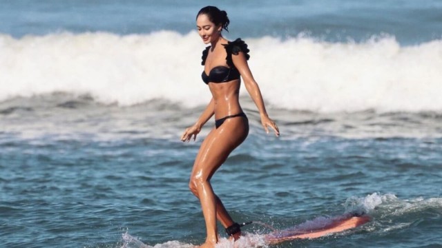 Pooja Hegde calls Lisa Haydon 'hottest mom on this planet': ‘What is this body even?’