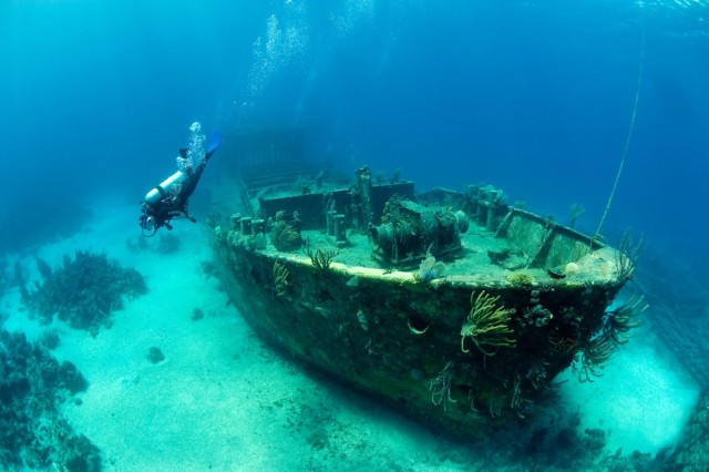 Lake Michigan Shipwreck Contains $17 Million of Booze