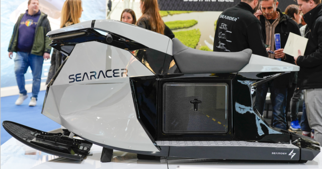 Searider launches a dual-motor electric crotch rocket for the water